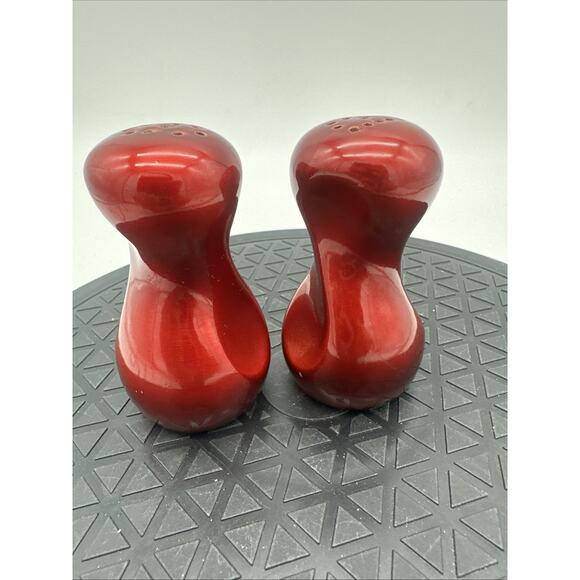 VTG Red Hand Painted Pagoda Salt and Pepper Shakers Red - Picture 2 of 5